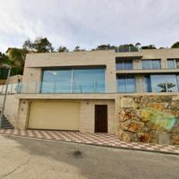 Villa in Spain, Catalunya, Girona, 250 sq.m.