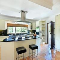 Вилла на второй линии моря/озера, в пригороде в Португалии, Албуфейра, 518 кв.м.