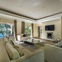 Вилла на второй линии моря/озера, в пригороде в Португалии, Албуфейра, 372 кв.м.