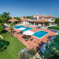 Вилла на второй линии моря/озера, в пригороде в Португалии, Албуфейра, 660 кв.м.