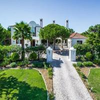 Вилла на второй линии моря/озера, в пригороде в Португалии, Албуфейра, 660 кв.м.