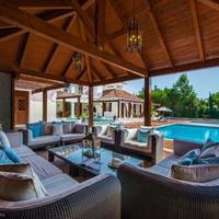 Вилла на второй линии моря/озера, в пригороде в Португалии, Албуфейра, 660 кв.м.