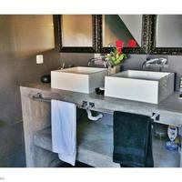 Вилла на второй линии моря/озера, в пригороде в Португалии, Лиссабон, 200 кв.м.