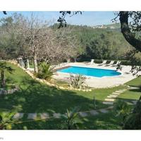 Вилла на второй линии моря/озера, в пригороде в Португалии, Лиссабон, 200 кв.м.