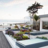 Penthouse at the first line of the sea / lake, in the suburbs in Portugal, Lisbon