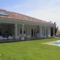 Villa in the suburbs in Portugal, Lisbon, 695 sq.m.