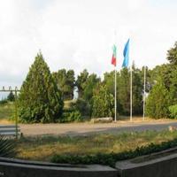 Земельный участок на второй линии моря/озера, в пригороде в Болгарии, Бургасская область, Елените