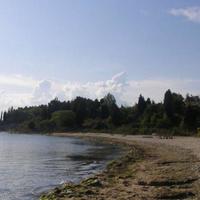 Земельный участок на второй линии моря/озера, в пригороде в Болгарии, Бургасская область, Елените