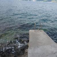 Вилла на первой линии моря/озера, в пригороде в Черногории, Тиват, 222 кв.м.