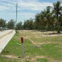 Земельный участок на первой линии моря/озера, в пригороде в Таиланде, Пхукет