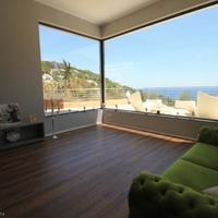 Дом на первой линии моря/озера в Испании, Каталония, Жирона, 340 кв.м.