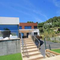 Дом на первой линии моря/озера в Испании, Каталония, Жирона, 340 кв.м.