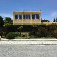 Villa at the second line of the sea / lake, in the city center in Portugal, Lisbon, 350 sq.m.
