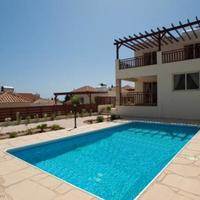 Дом на Кипре, Пафос, Никосия, 230 кв.м.