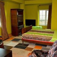 Отель (гостиница) на второй линии моря/озера, в пригороде в Болгарии, Бургасская область, Елените, 490 кв.м.