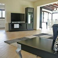 Вилла на первой линии моря/озера в Испании, Каталония, Жирона, 280 кв.м.