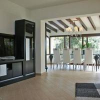 Вилла на первой линии моря/озера в Испании, Каталония, Жирона, 280 кв.м.