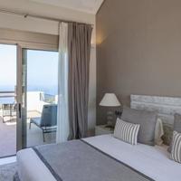 Apartment at the first line of the sea / lake in Spain, Canary Islands, Santa Cruz de Tenerife, 103 sq.m.