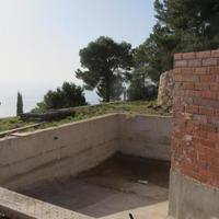 Дом на первой линии моря/озера в Испании, Каталония, Жирона, 305 кв.м.