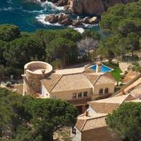 Дом на первой линии моря/озера в Испании, Каталония, Жирона, 305 кв.м.