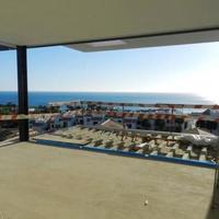 Вилла на первой линии моря/озера, в пригороде в Португалии, Албуфейра, 600 кв.м.