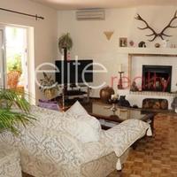 Вилла на второй линии моря/озера, в пригороде в Португалии, Албуфейра, 640 кв.м.