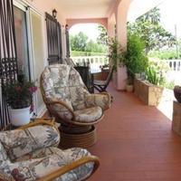 Вилла на второй линии моря/озера, в пригороде в Португалии, Албуфейра, 640 кв.м.