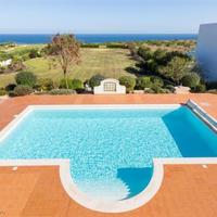 Вилла на первой линии моря/озера, в пригороде в Португалии, Албуфейра, 358 кв.м.