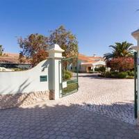 Вилла на первой линии моря/озера, в пригороде в Португалии, Албуфейра, 358 кв.м.