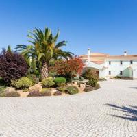 Вилла на первой линии моря/озера, в пригороде в Португалии, Албуфейра, 358 кв.м.