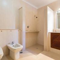 Вилла на первой линии моря/озера, в пригороде в Португалии, Албуфейра, 358 кв.м.