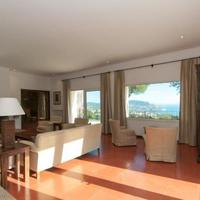 Villa in Spain, Catalunya, Girona, 603 sq.m.