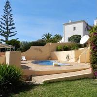 Вилла на второй линии моря/озера, в пригороде в Португалии, Албуфейра, 450 кв.м.