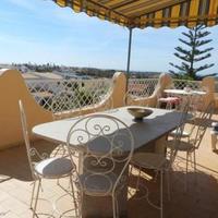 Вилла на второй линии моря/озера, в пригороде в Португалии, Албуфейра, 450 кв.м.