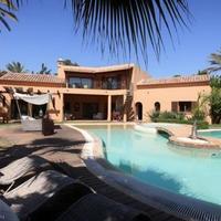 Вилла на второй линии моря/озера, в пригороде в Португалии, Албуфейра, 529 кв.м.