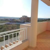 Вилла на второй линии моря/озера, в пригороде в Португалии, Албуфейра, 330 кв.м.