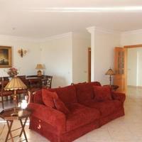 Вилла на второй линии моря/озера, в пригороде в Португалии, Албуфейра, 330 кв.м.