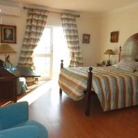 Вилла на второй линии моря/озера, в пригороде в Португалии, Албуфейра, 330 кв.м.