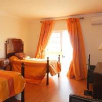 Вилла на второй линии моря/озера, в пригороде в Португалии, Албуфейра, 330 кв.м.