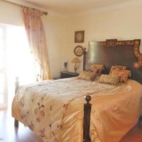 Вилла на второй линии моря/озера, в пригороде в Португалии, Албуфейра, 330 кв.м.