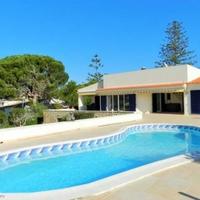 Вилла на второй линии моря/озера, в пригороде в Португалии, Албуфейра, 341 кв.м.