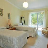 Вилла на второй линии моря/озера, в пригороде в Португалии, Албуфейра, 341 кв.м.