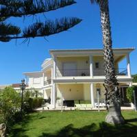 Villa at the second line of the sea / lake, in the suburbs in Portugal, Albufeira, 417 sq.m.