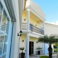 Villa at the second line of the sea / lake, in the suburbs in Portugal, Albufeira, 417 sq.m.