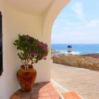 Вилла на первой линии моря/озера в Испании, Каталония, Жирона, 246 кв.м.