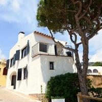 Вилла на первой линии моря/озера в Испании, Каталония, Жирона, 246 кв.м.