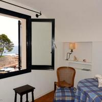 Вилла на первой линии моря/озера в Испании, Каталония, Жирона, 246 кв.м.