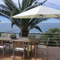 Дом на первой линии моря/озера в Испании, Каталония, Жирона, 413 кв.м.