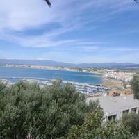 Дом на первой линии моря/озера в Испании, Каталония, Жирона, 413 кв.м.