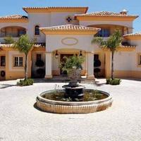 Villa at the second line of the sea / lake, in the suburbs in Portugal, Albufeira, 594 sq.m.